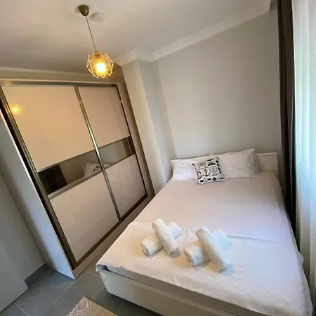 Casa de Férias Mordoğan Merkezde,denize Yakın,bahçeli