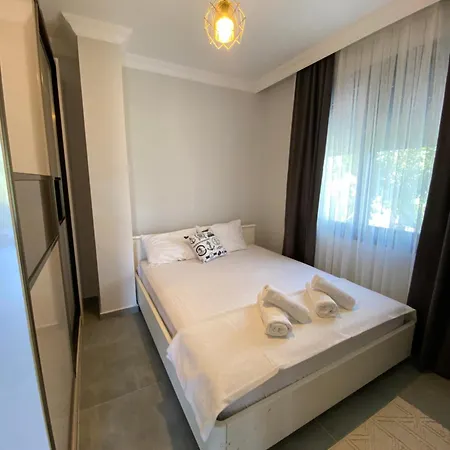 Mordoğan Merkezde,denize Yakın,bahçeli Karaburun (Izmir)