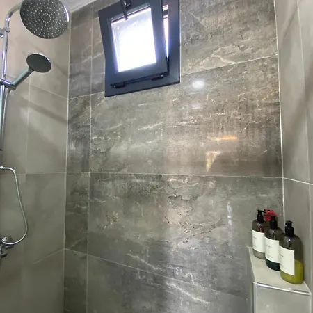 Mordoğan Merkezde,denize Yakın,bahçeli *