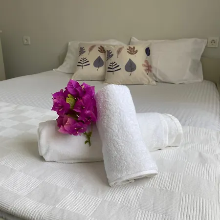 Casa de Férias Mordoğan Merkezde,denize Yakın,bahçeli