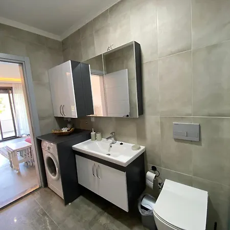 בית נופש Mordogan Merkezde,denize Yakin,bahceli